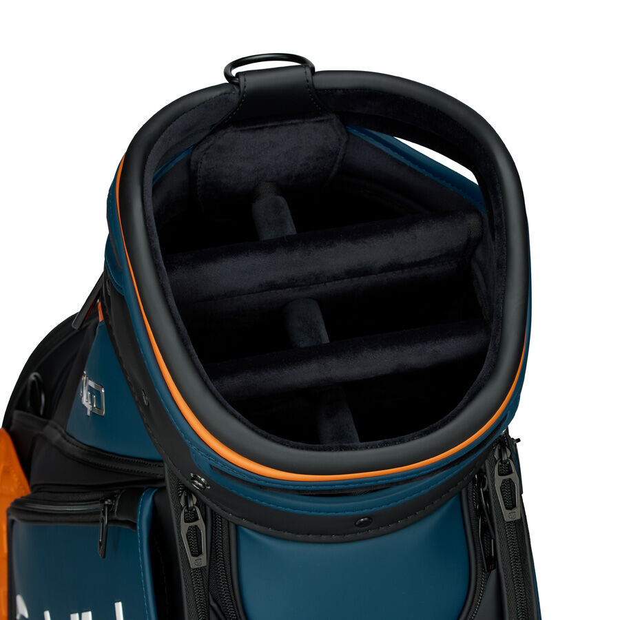 Qi4D Staff Bag | TaylorMade