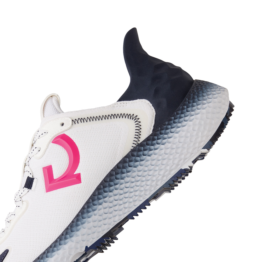 MG4x2 Cross Trainer | TaylorMade