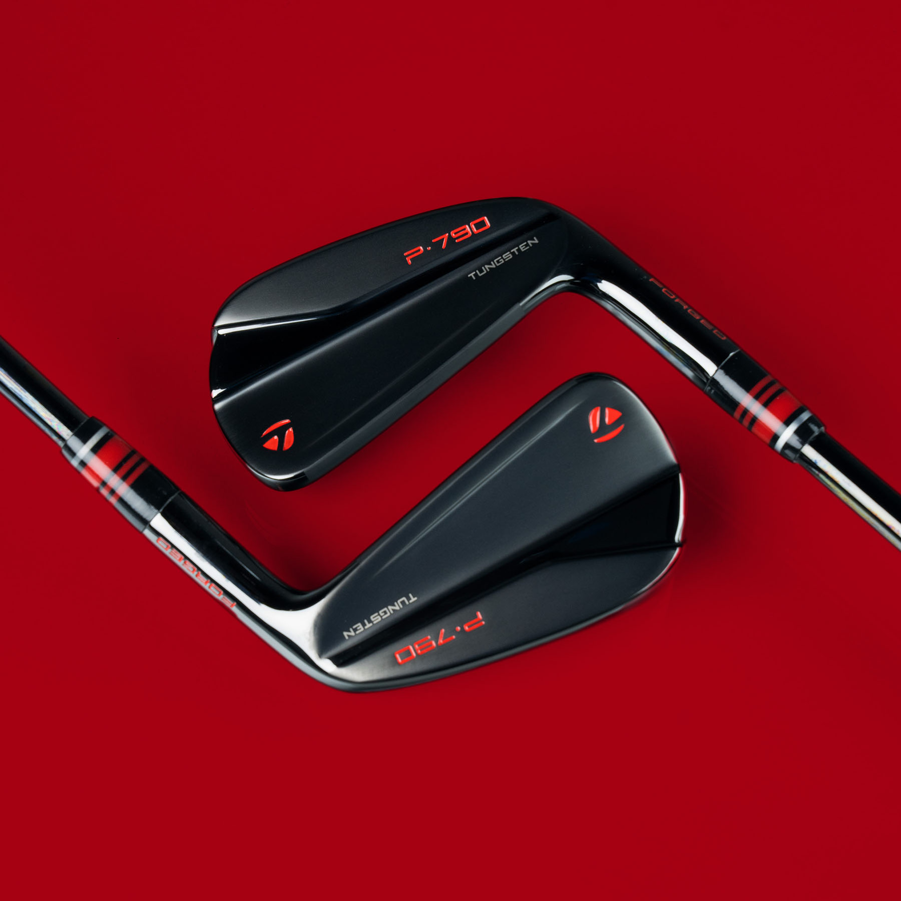 P790 Phantom Black Prism | Red | TaylorMade